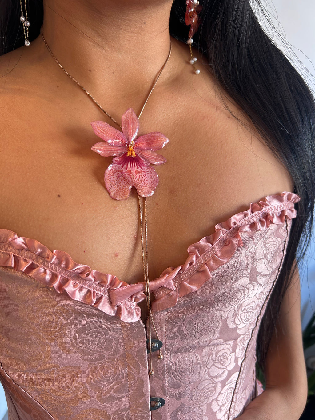 Orchid Nelly isler (cadena oro rosa)