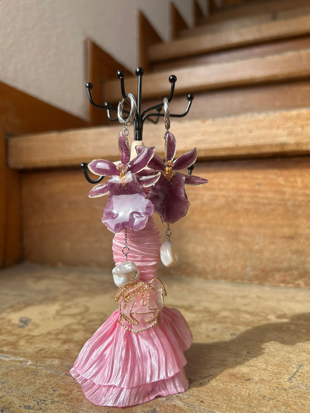 Aretes exotic orchid mini