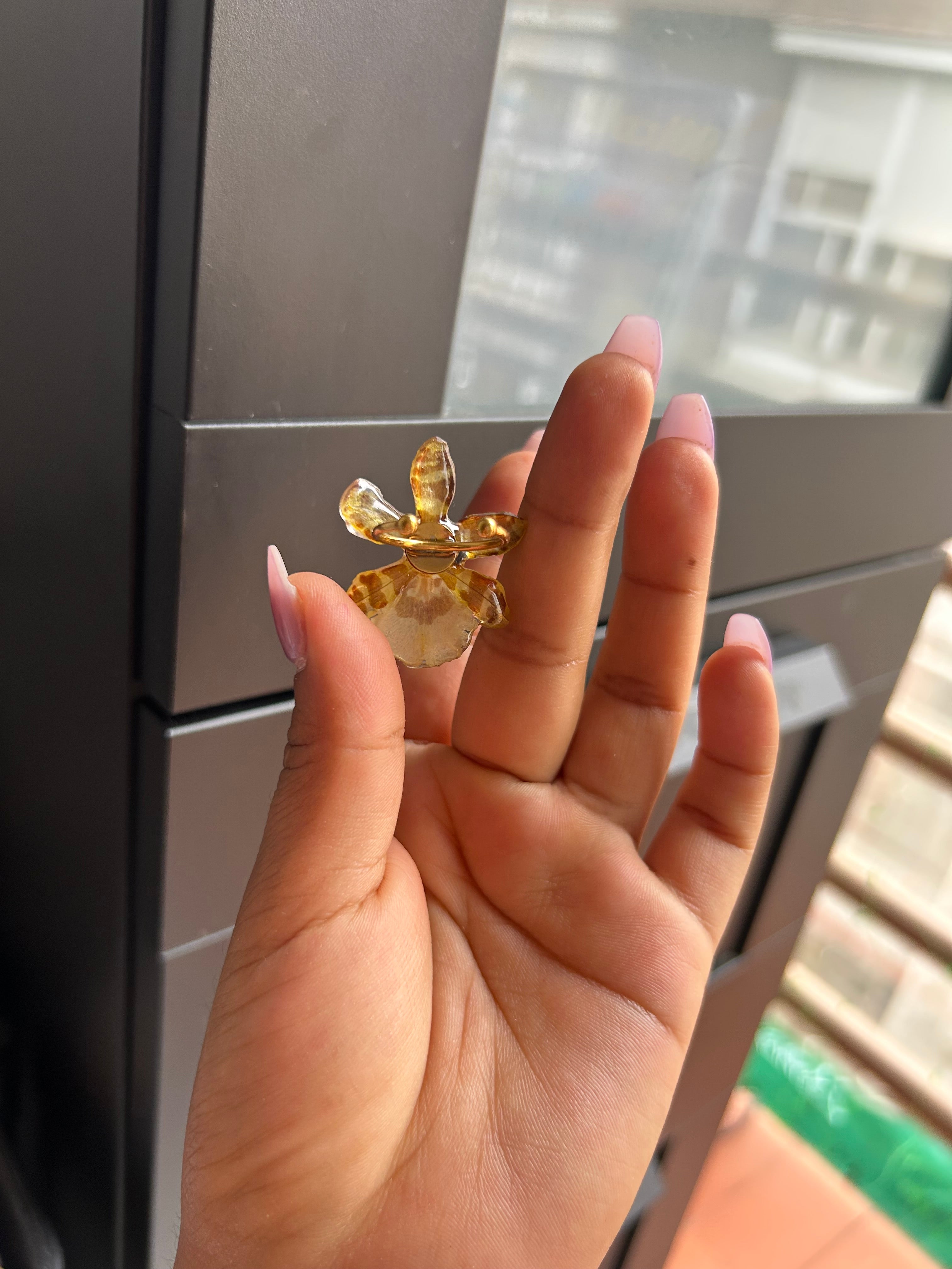 Anillo exótico de orquídea real