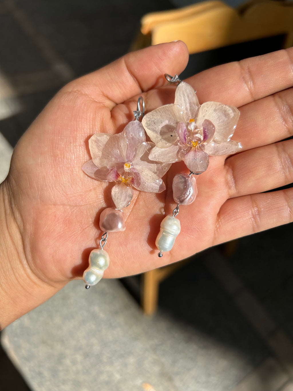 Aretes de orquídea real