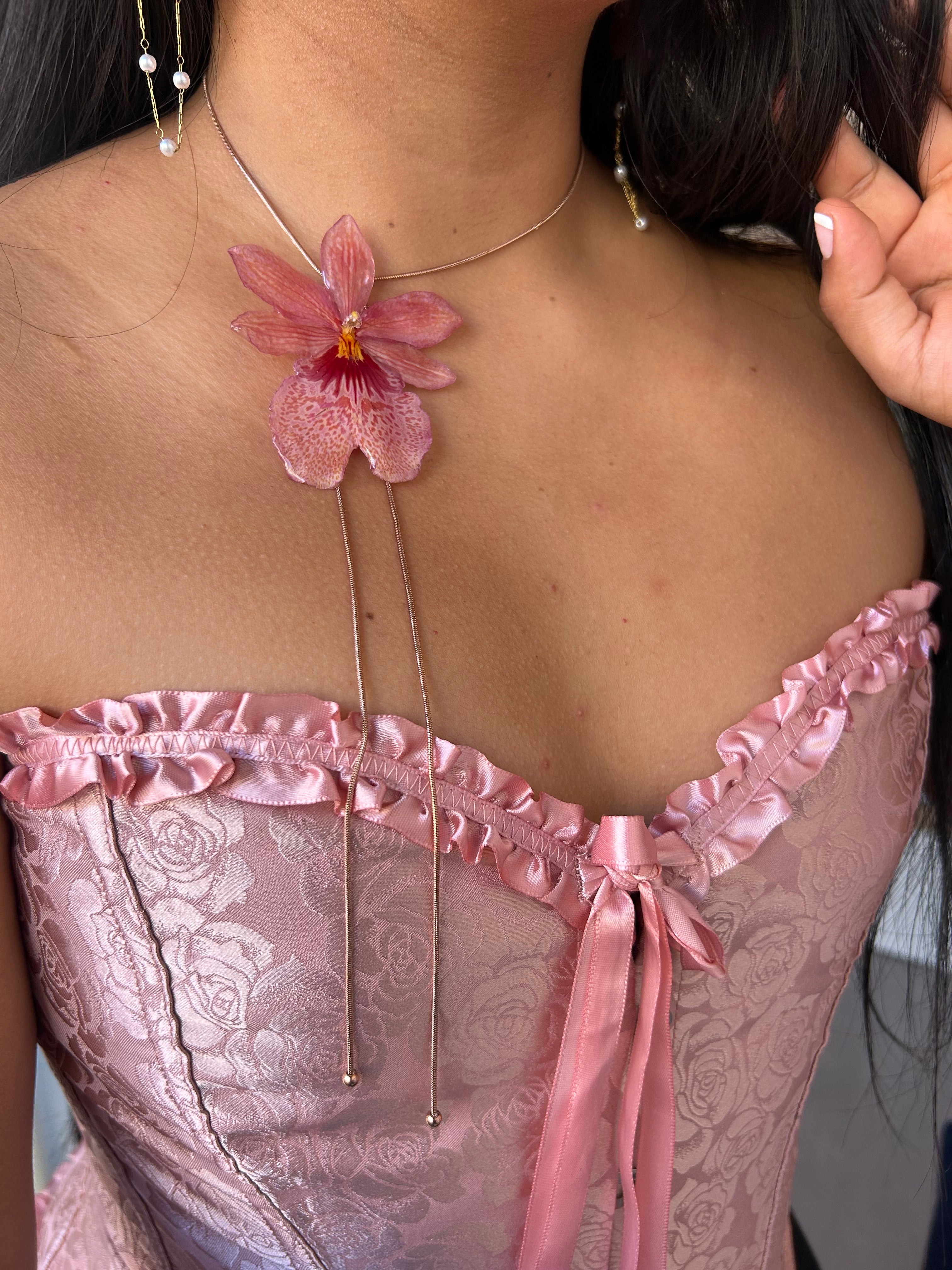 Orchid Nelly isler (cadena oro rosa)