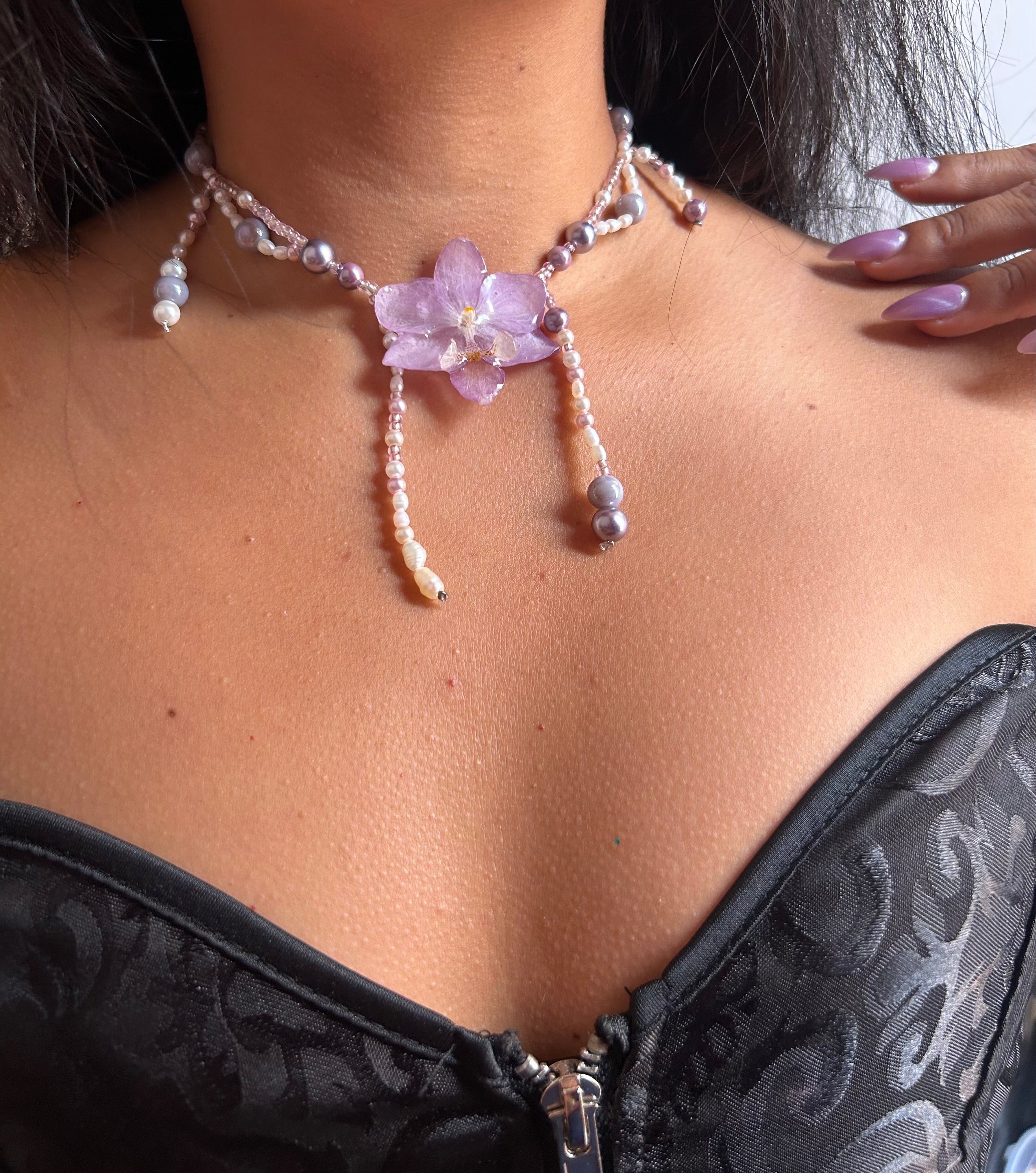 ORCHID MINI WITH PEARLS