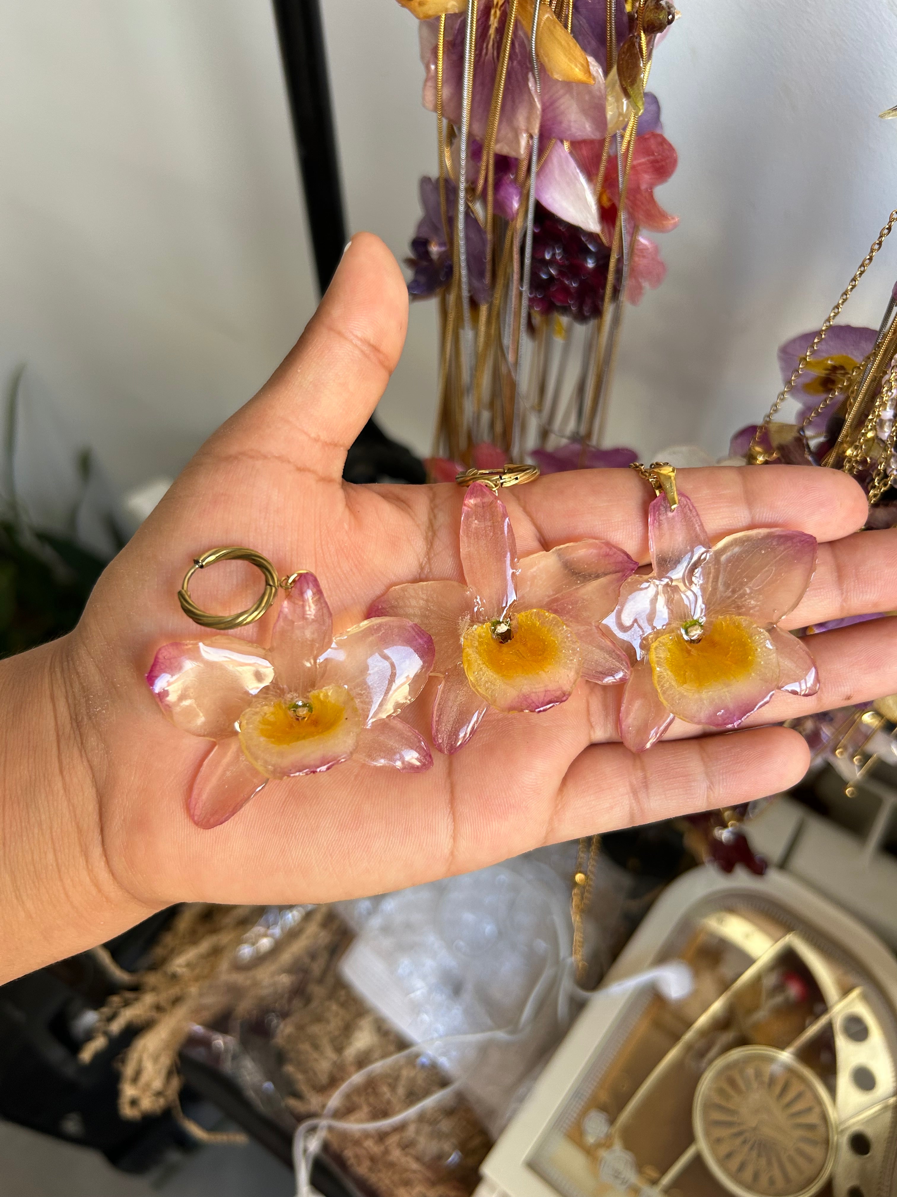 precioso conjunto de orquídea dendrobium (colgante +aretes)