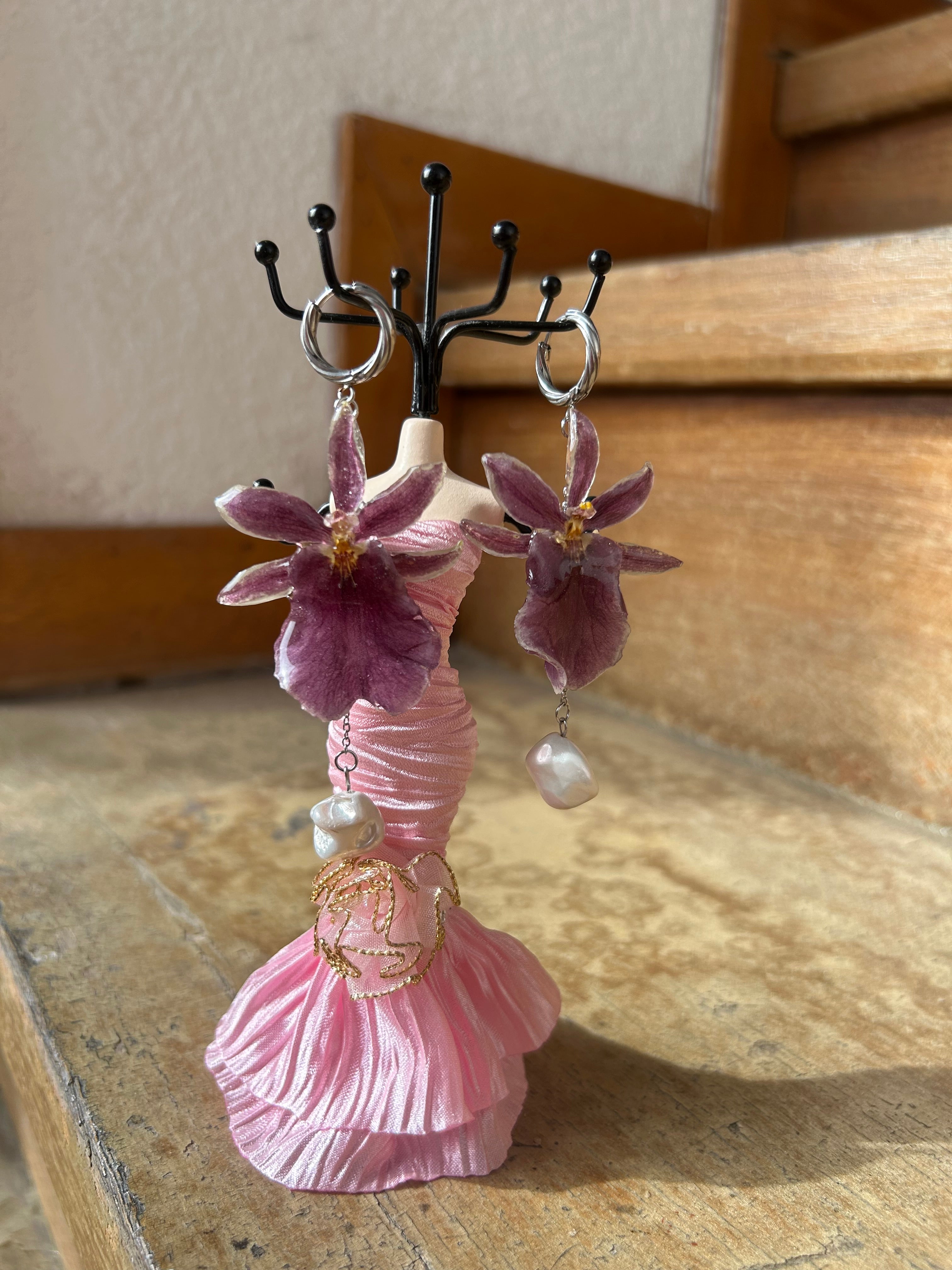 Aretes exotic orchid mini