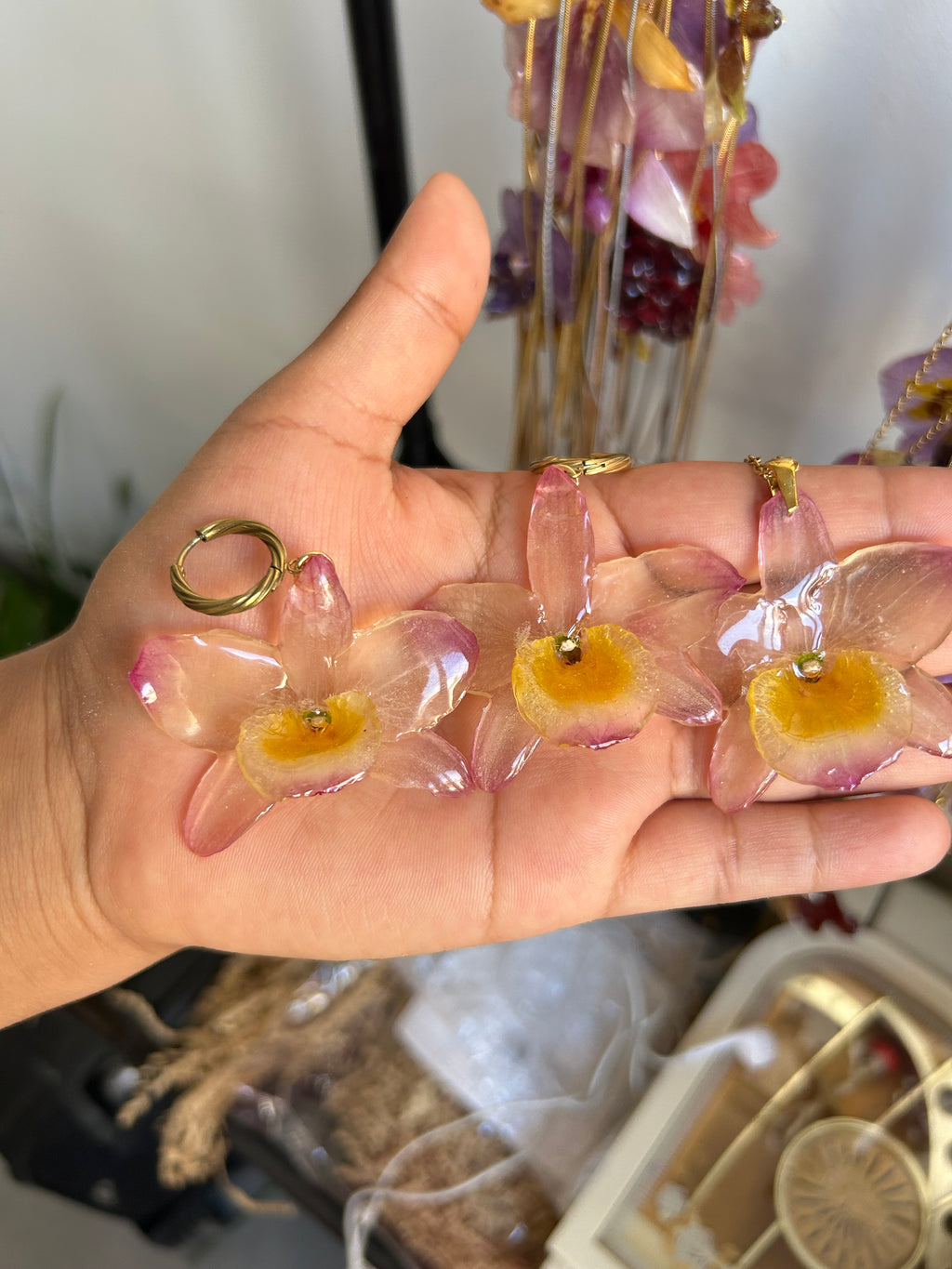 precioso conjunto de orquídea dendrobium (colgante +aretes)