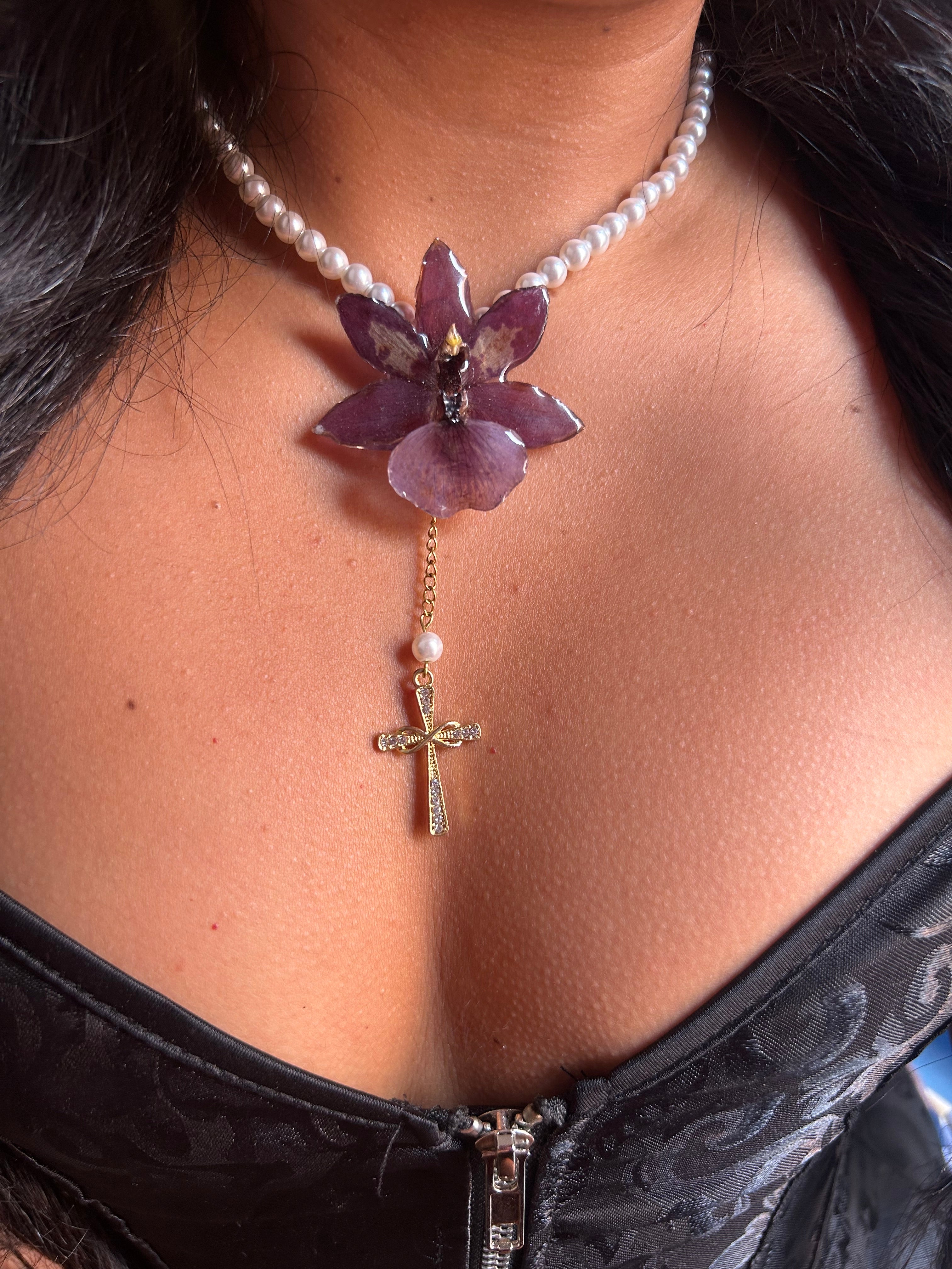 Orchid Zygopetalum with pearls white