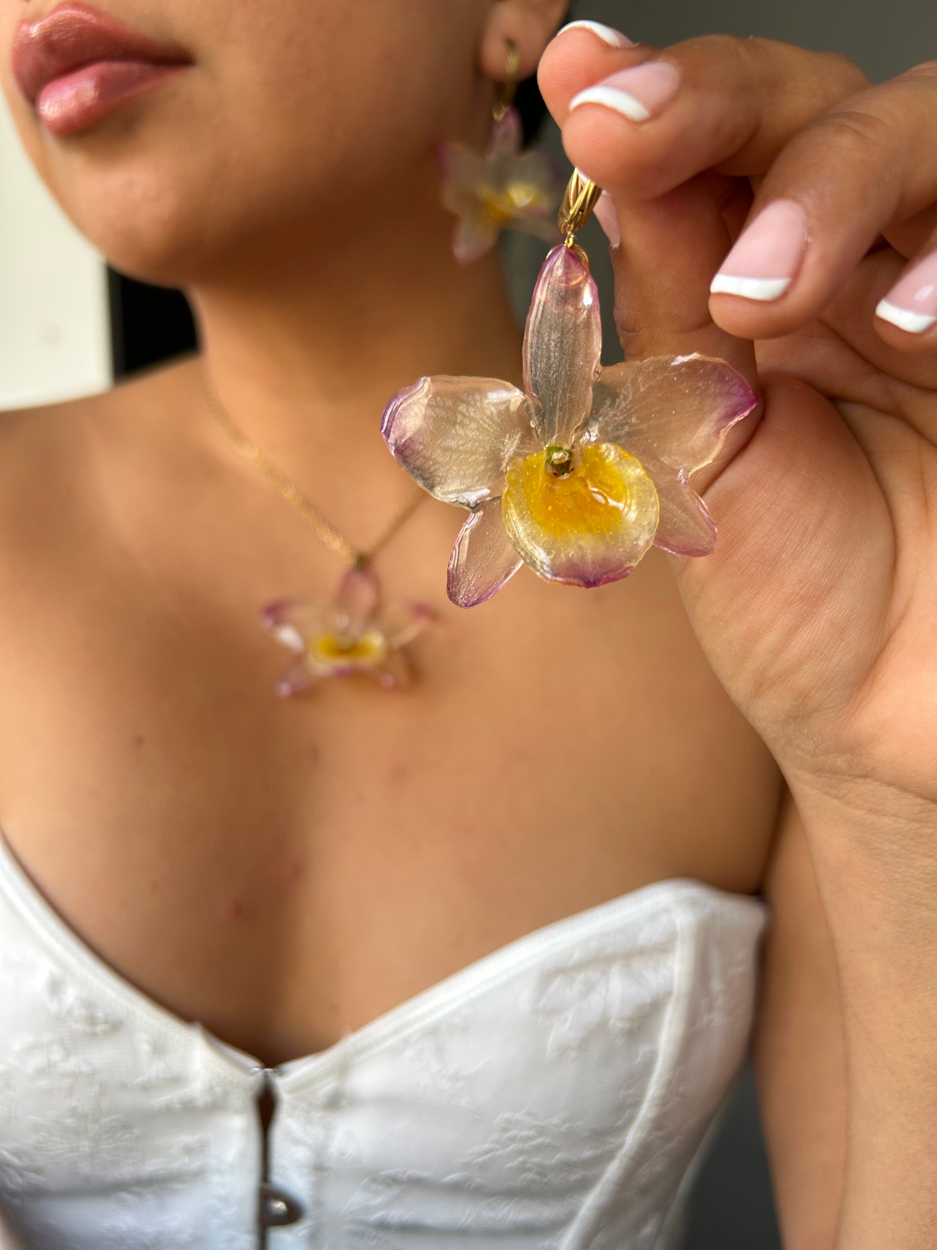 precioso conjunto de orquídea dendrobium (colgante +aretes)