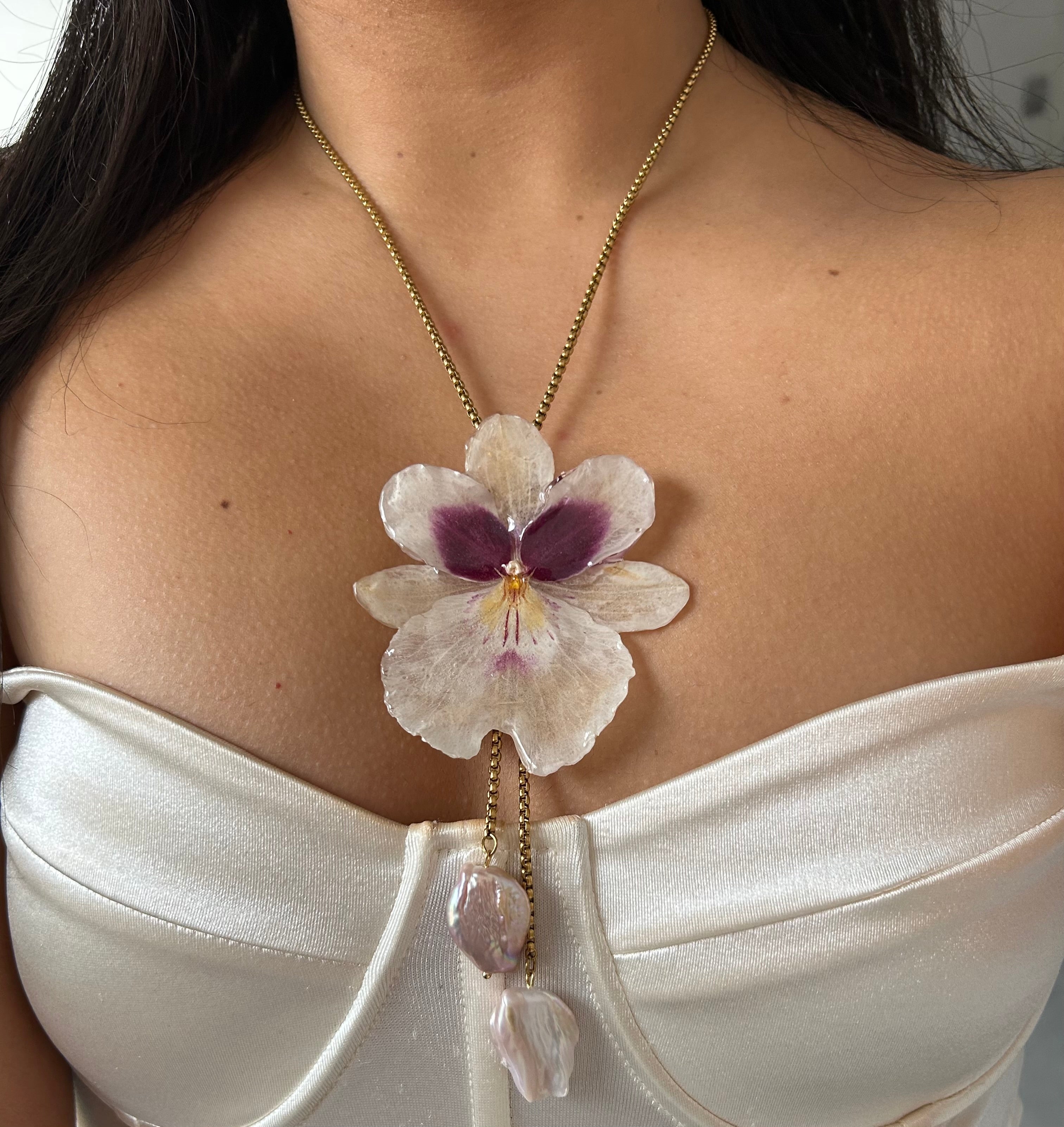 Miltonia orchid pearls