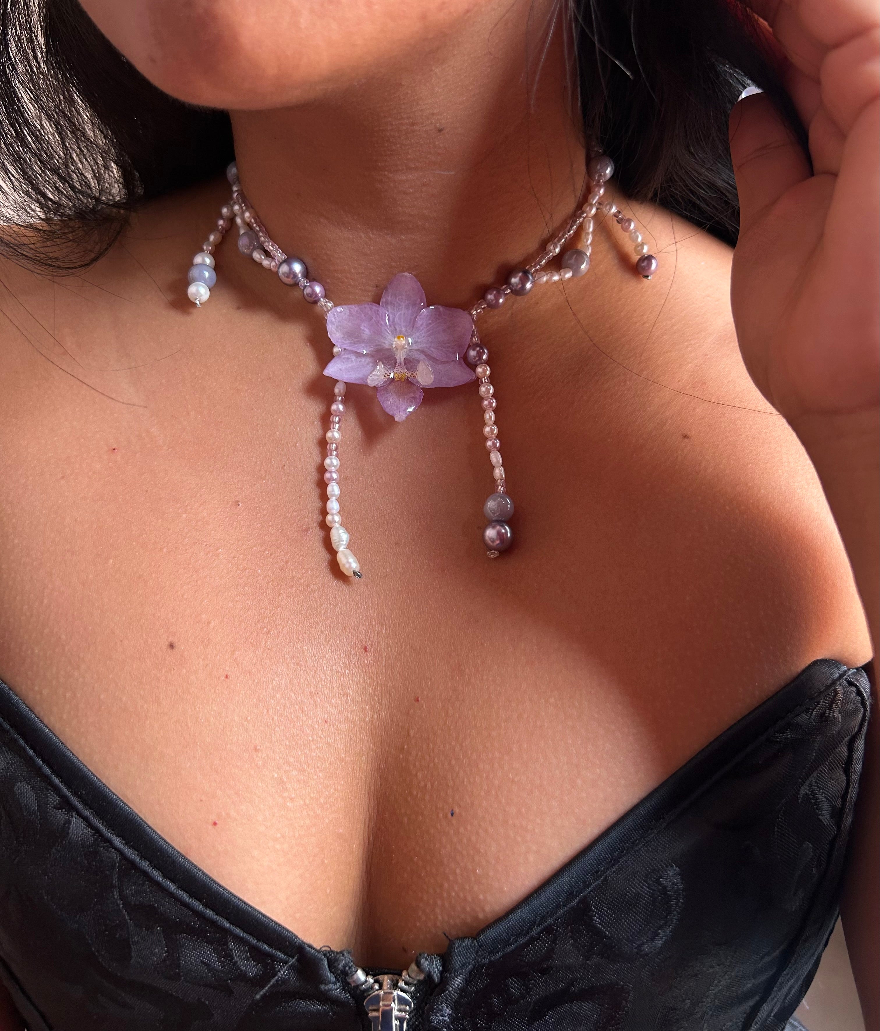 ORCHID MINI WITH PEARLS