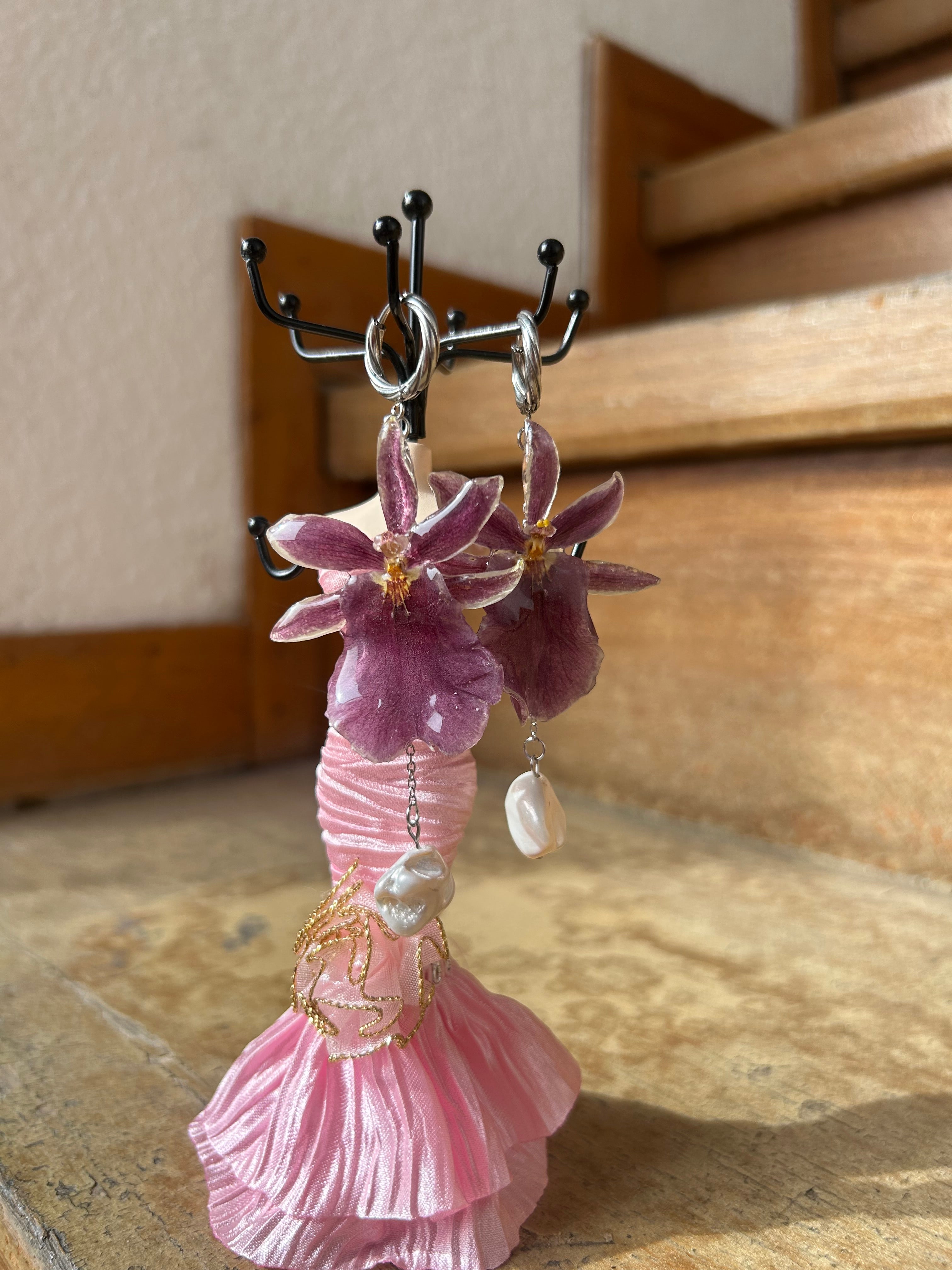 Aretes exotic orchid mini