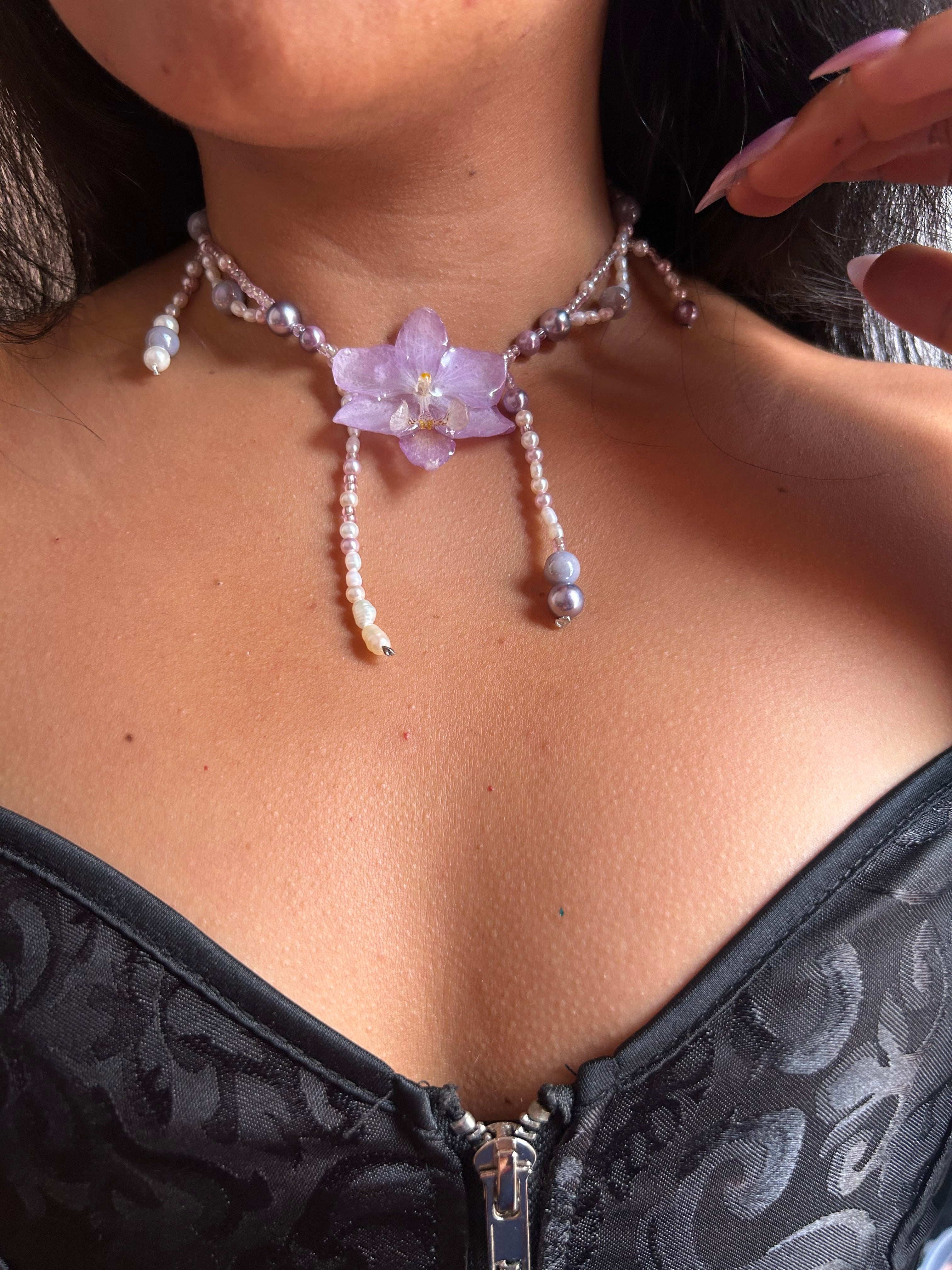 ORCHID MINI WITH PEARLS
