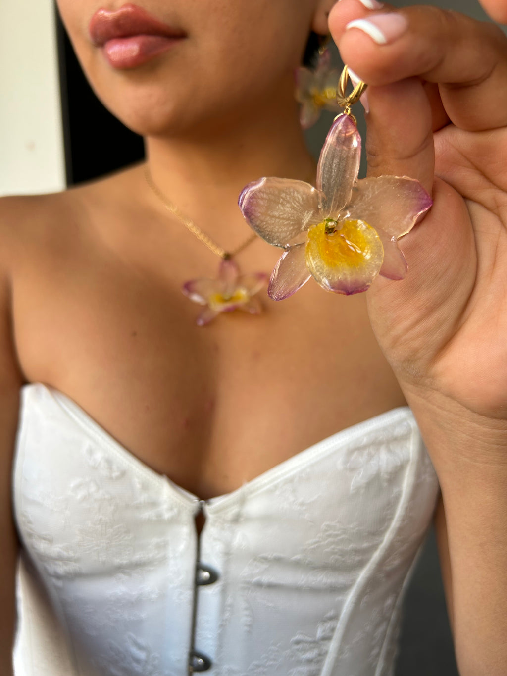 precioso conjunto de orquídea dendrobium (colgante +aretes)