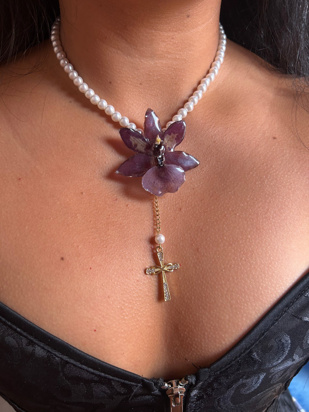 Orchid Zygopetalum with pearls white