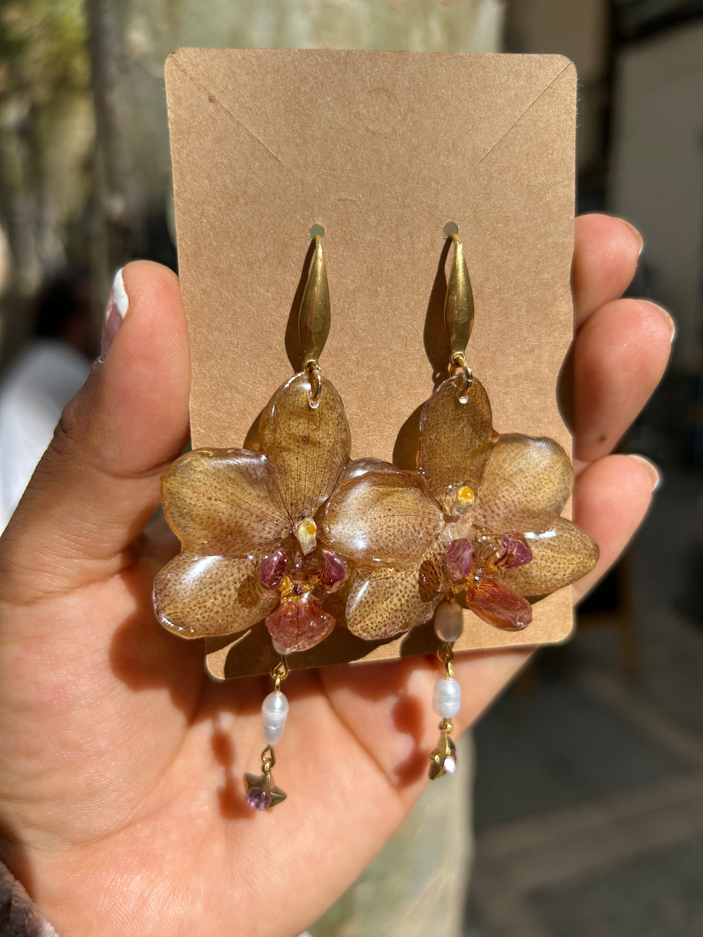Pendientes de orquídea brown