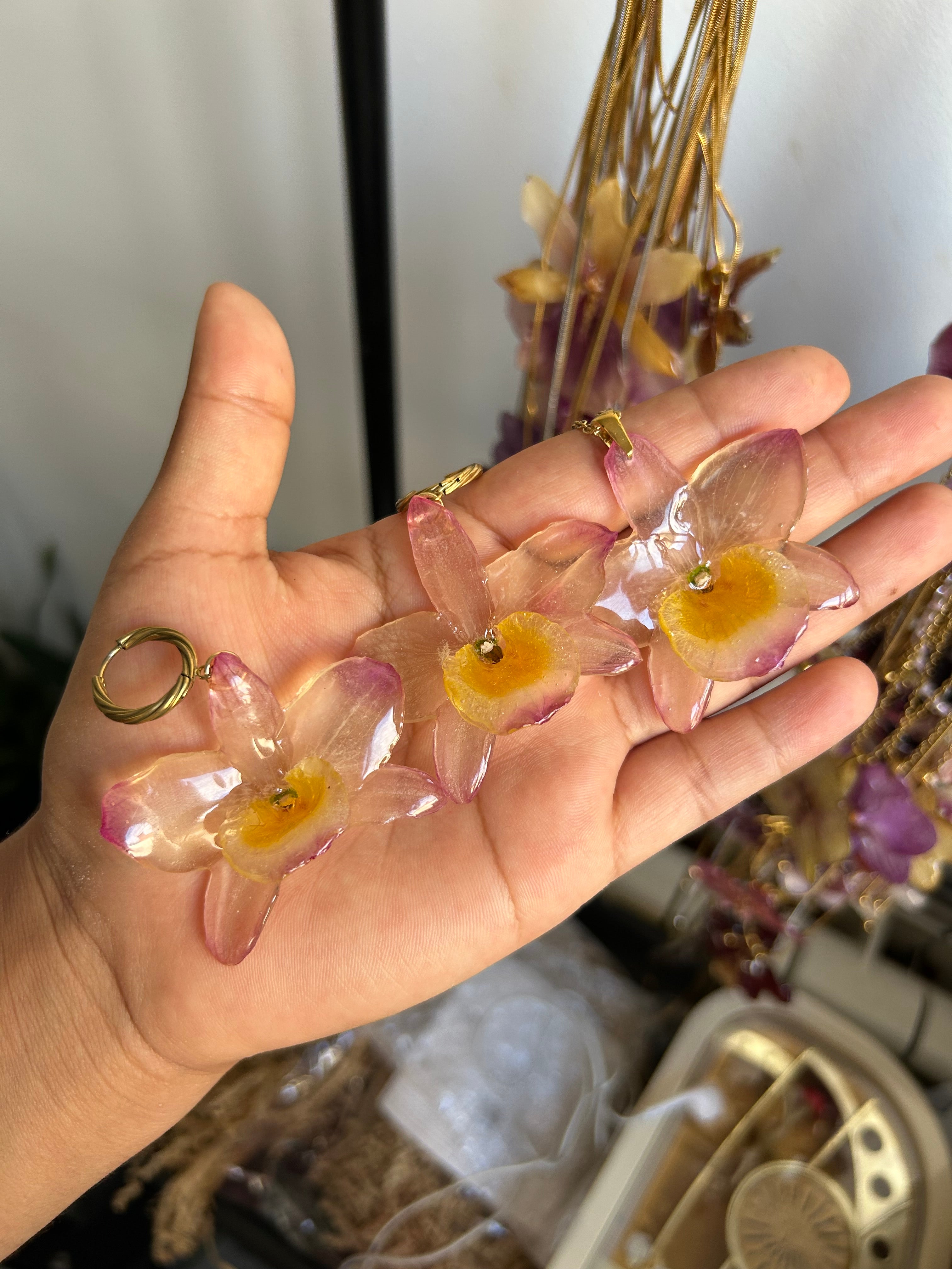 precioso conjunto de orquídea dendrobium (colgante +aretes)