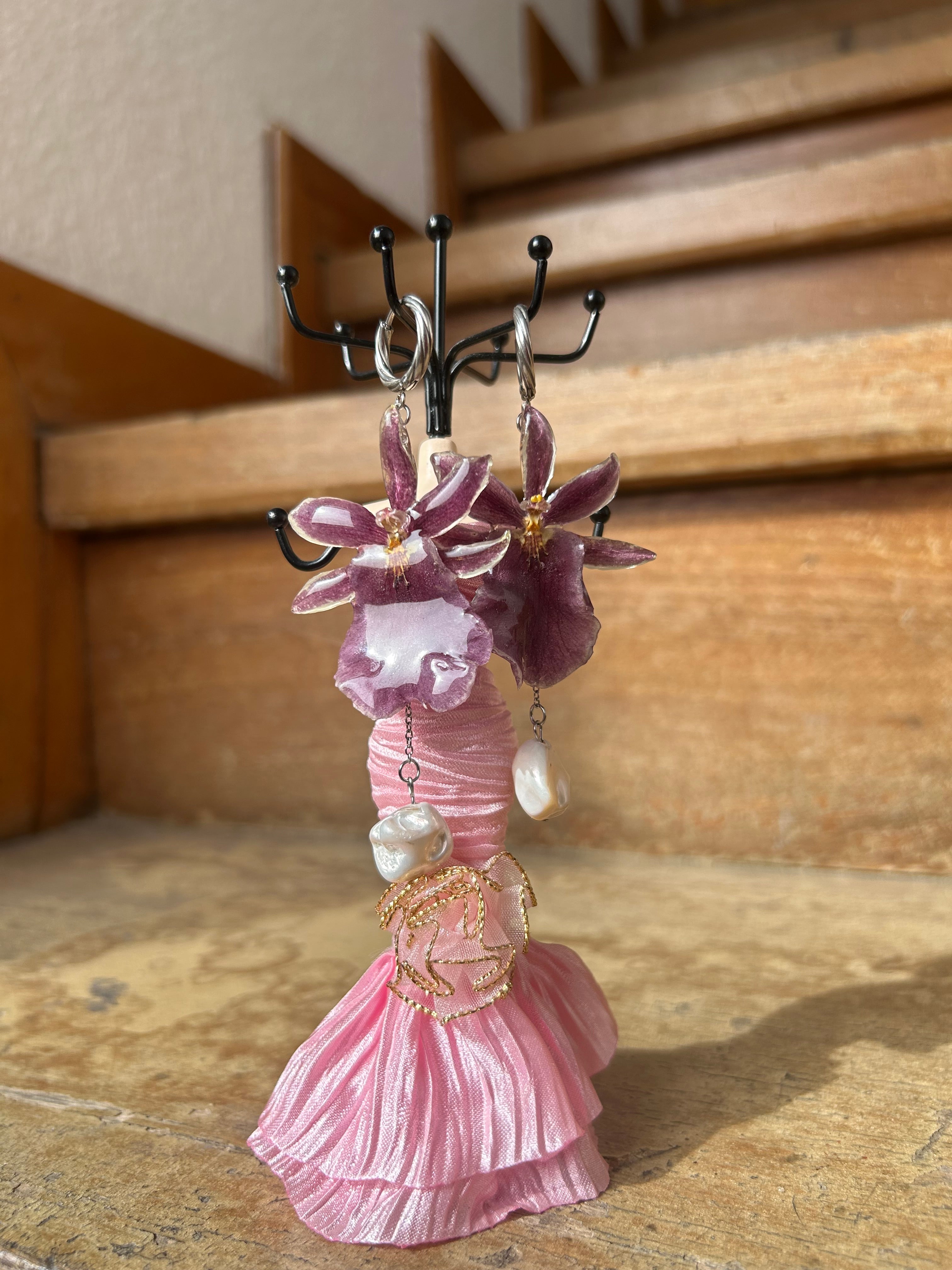 Aretes exotic orchid mini