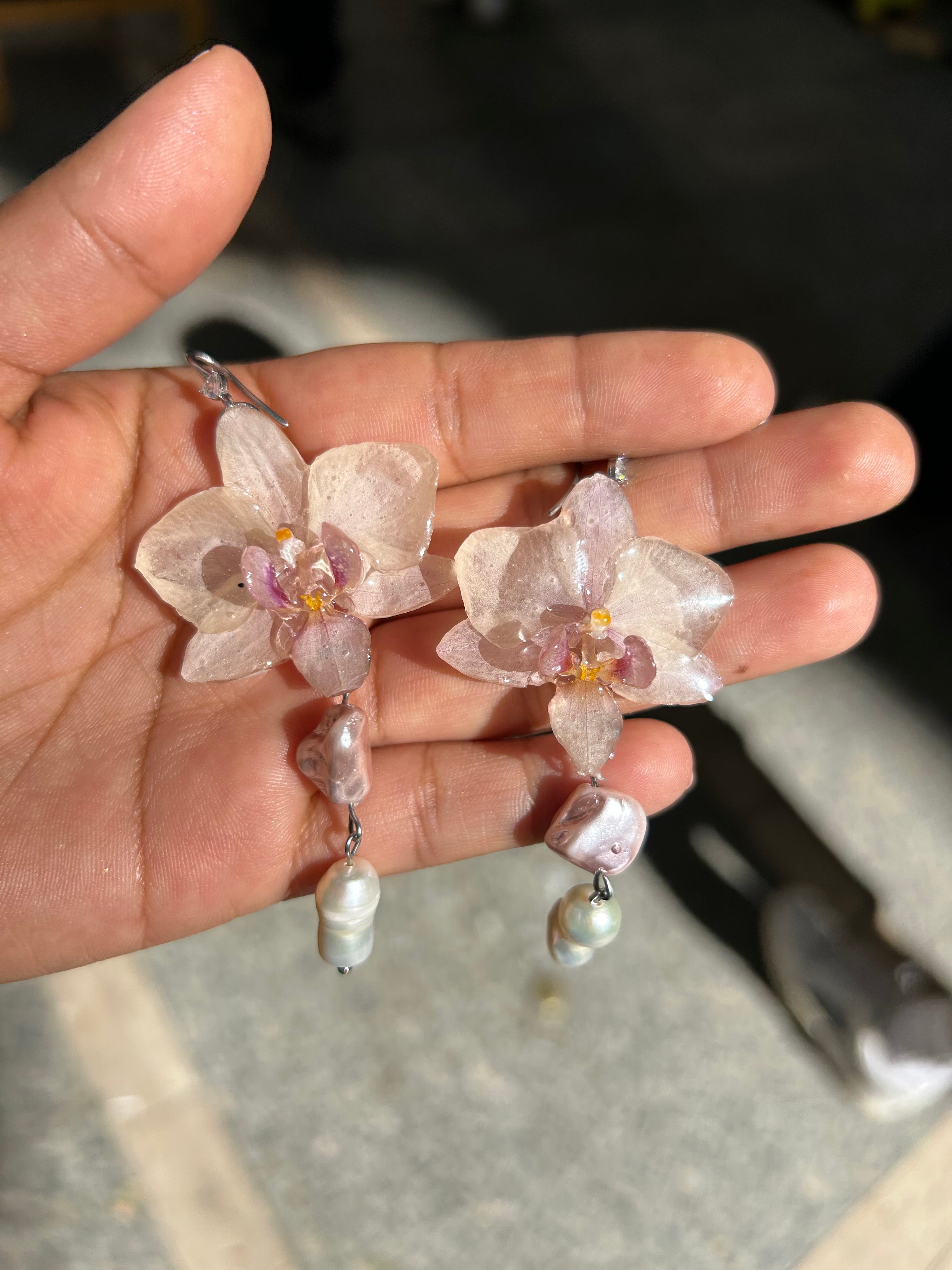 Aretes de orquídea real